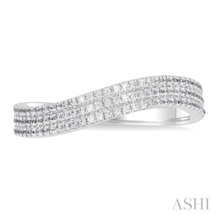 1/3 Ctw Curvy Triple Row Round Cut Diamond Fashion Band in 14K White Gold