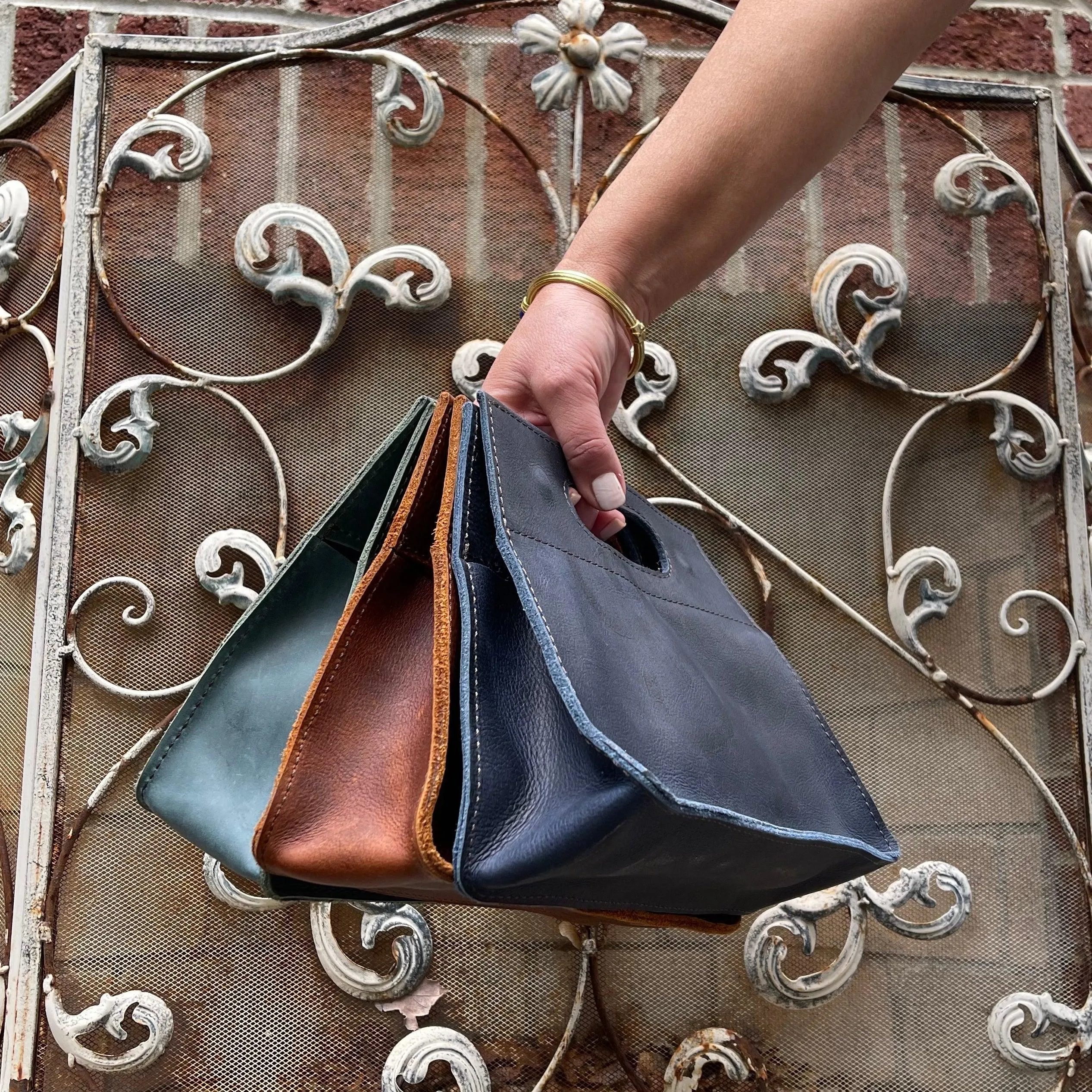 Blue Ridge Leather Bag in Navy