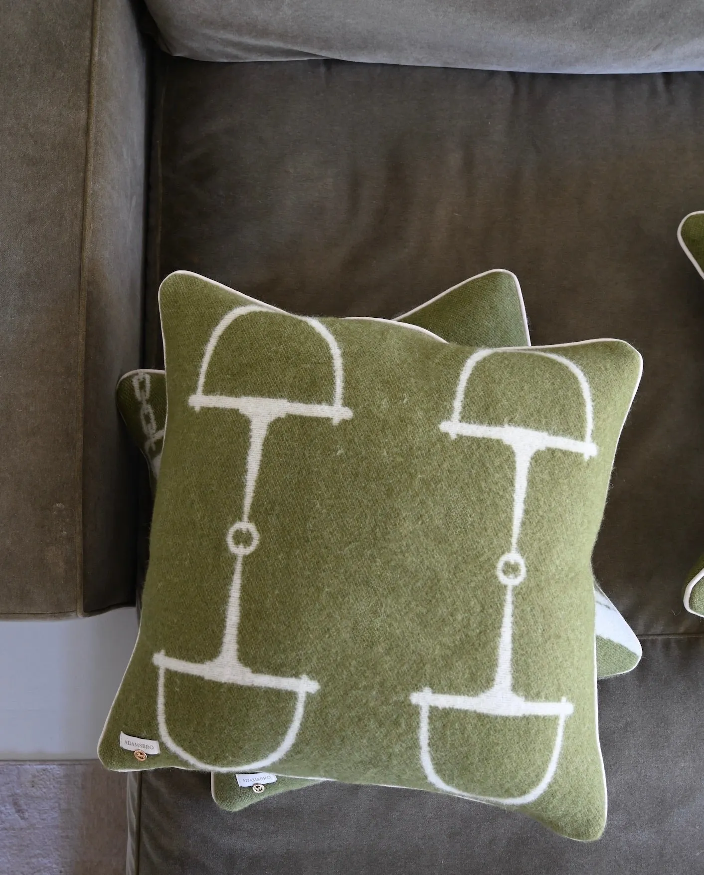 CLASSIC BIT CUSHION NZ WOOL MOSS