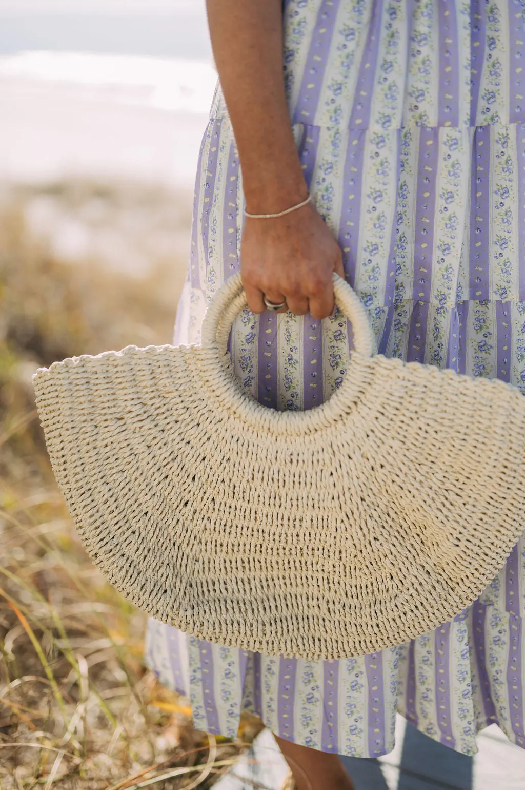 Half Moon Straw Tote Bag -Ivory