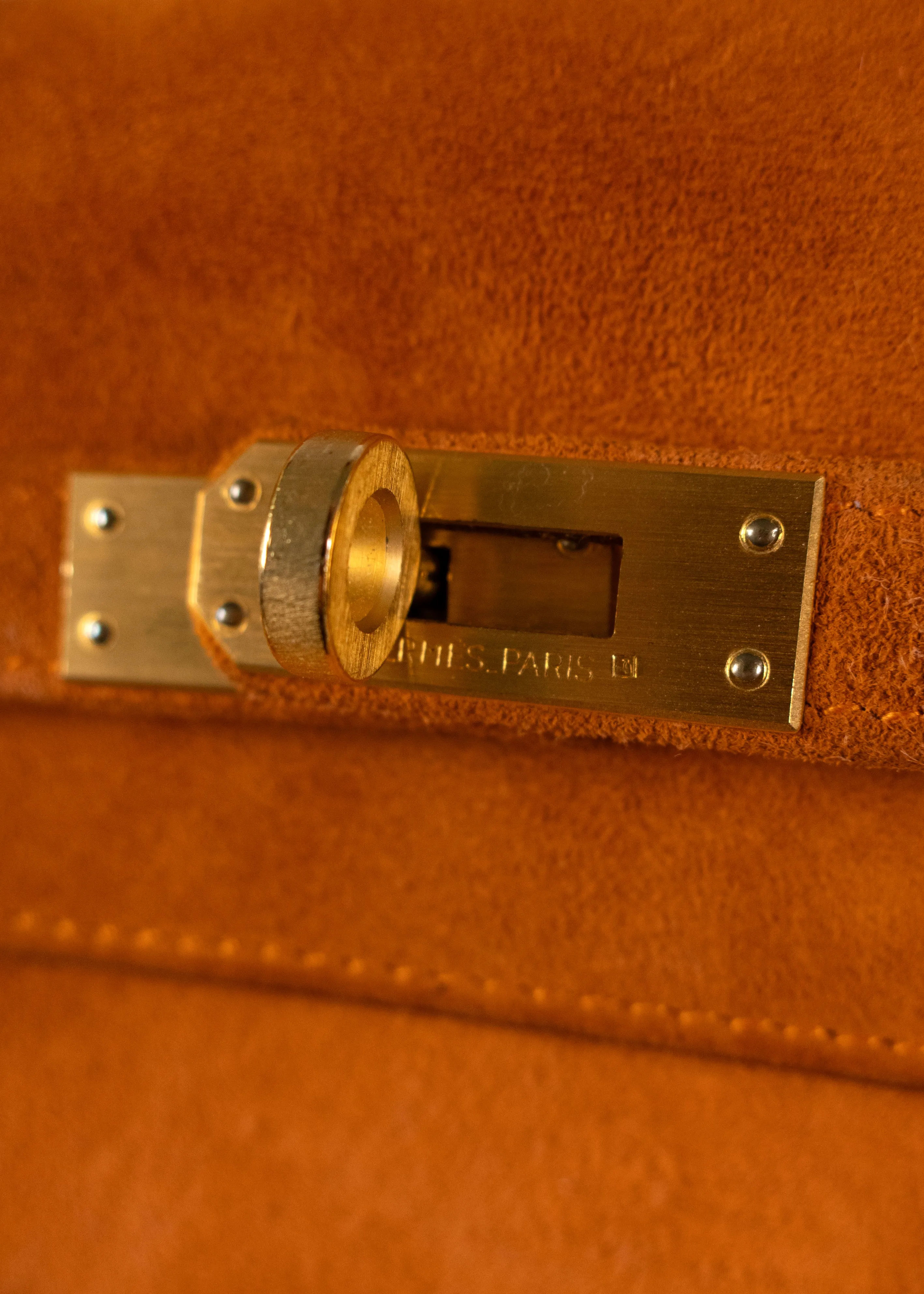 Hermès Kelly Orange Suede 25 Handbag