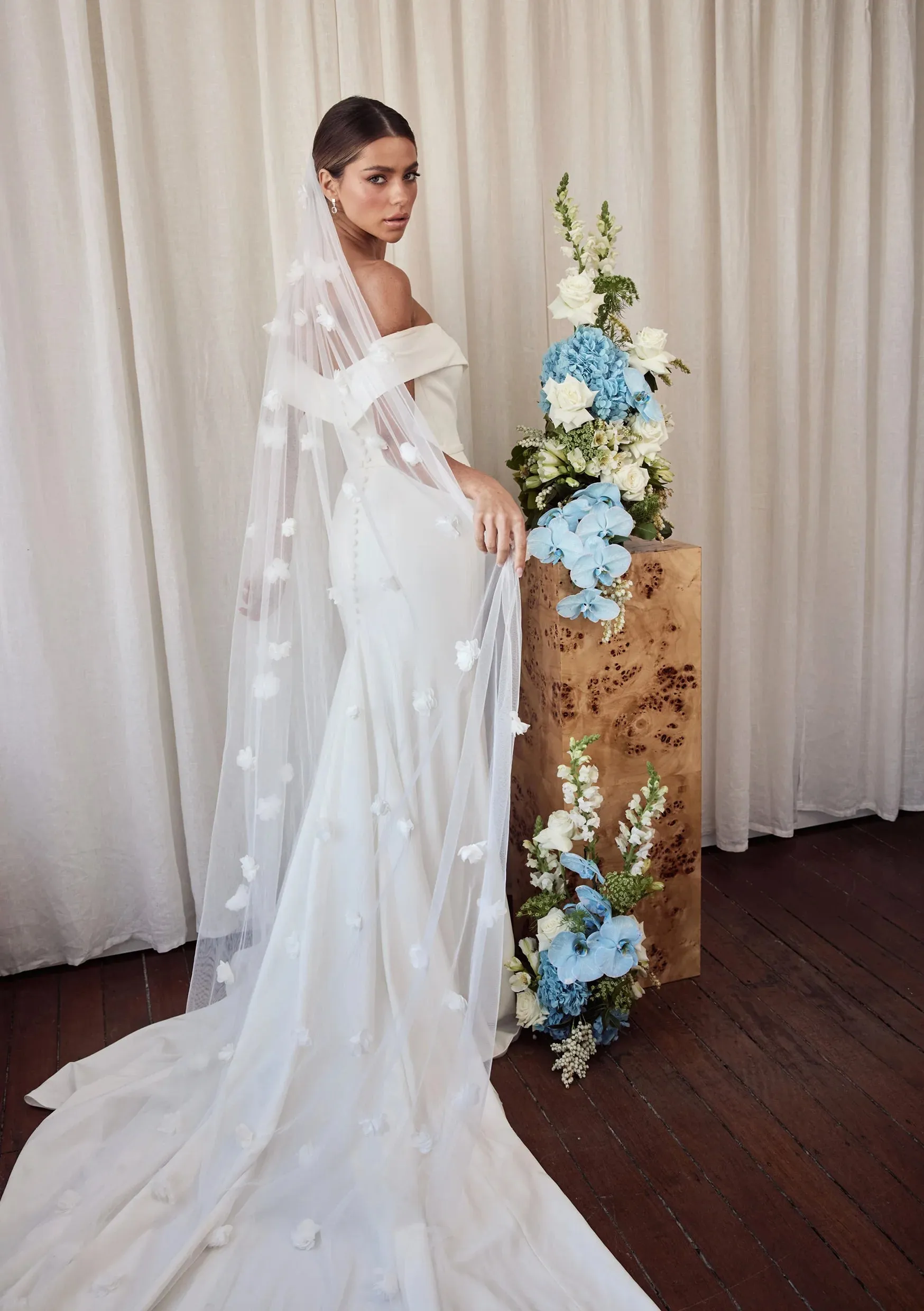 Lola Knight - Lillian - Delicate Flower Wedding Veil - Ivory