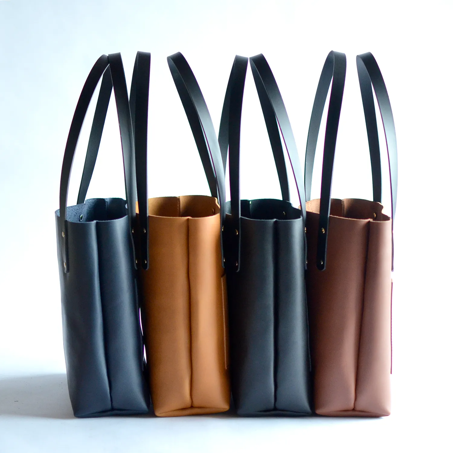 Medium Classic Tote - Black Leather