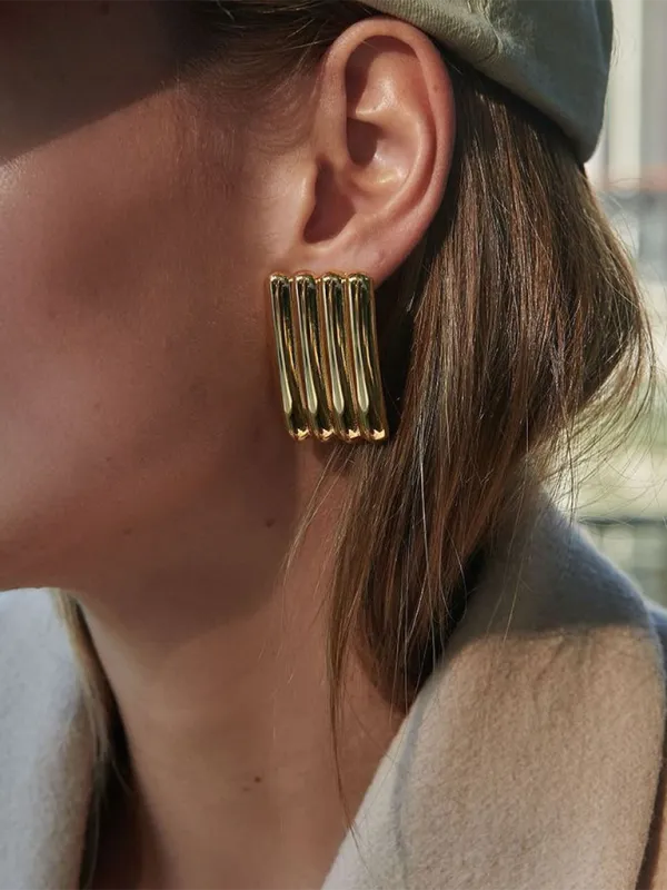 New versatile simple gold striped earrings