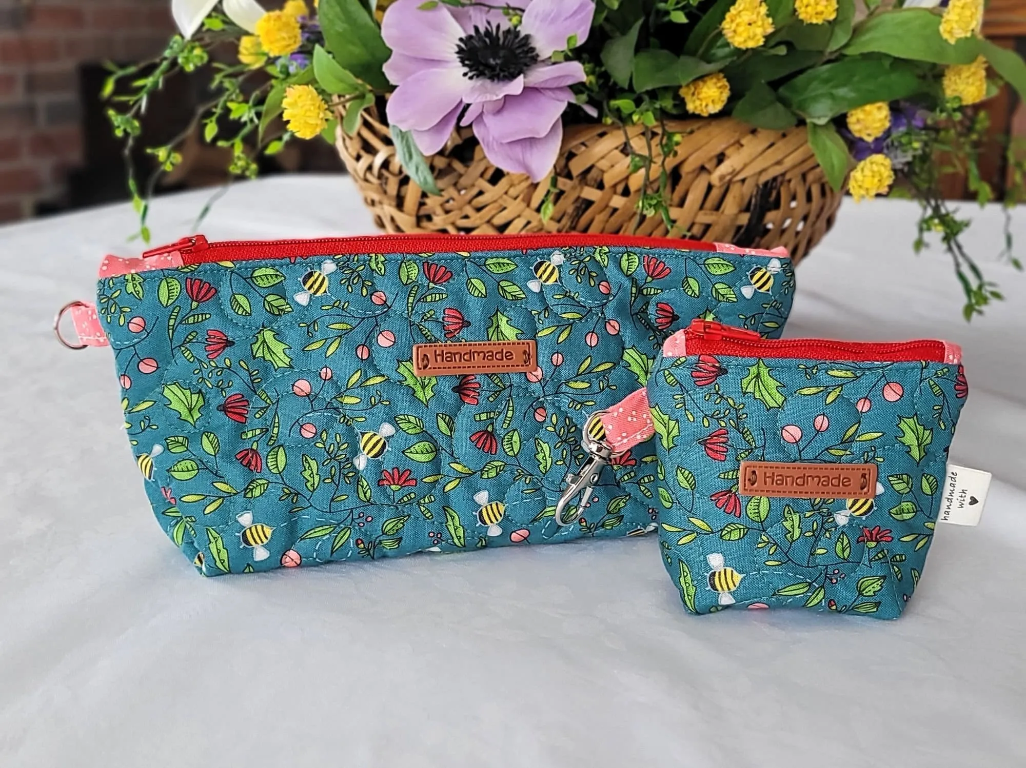 Quilted Zipper Pouch Set, Teal Floral Bee