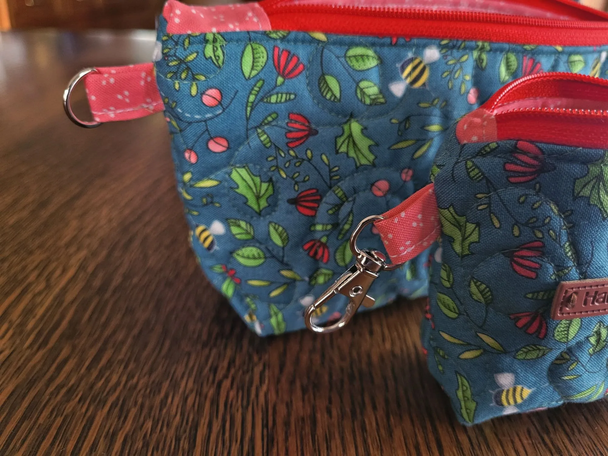 Quilted Zipper Pouch Set, Teal Floral Bee