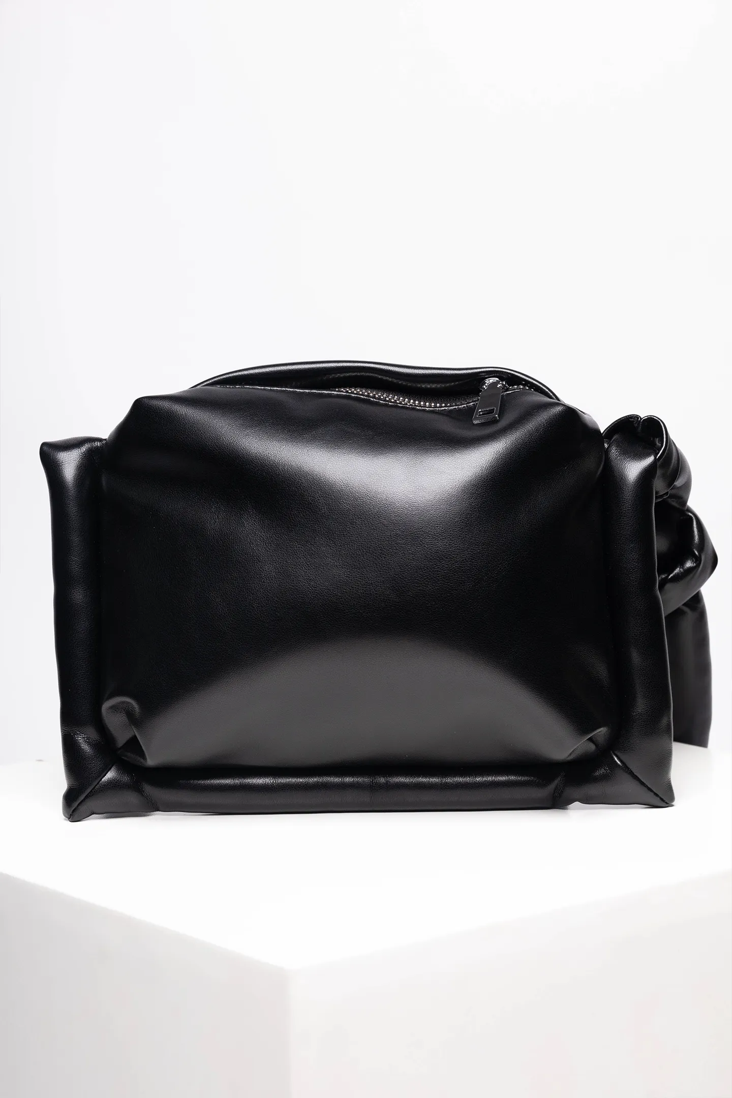 Trendy Puff Bag in Black