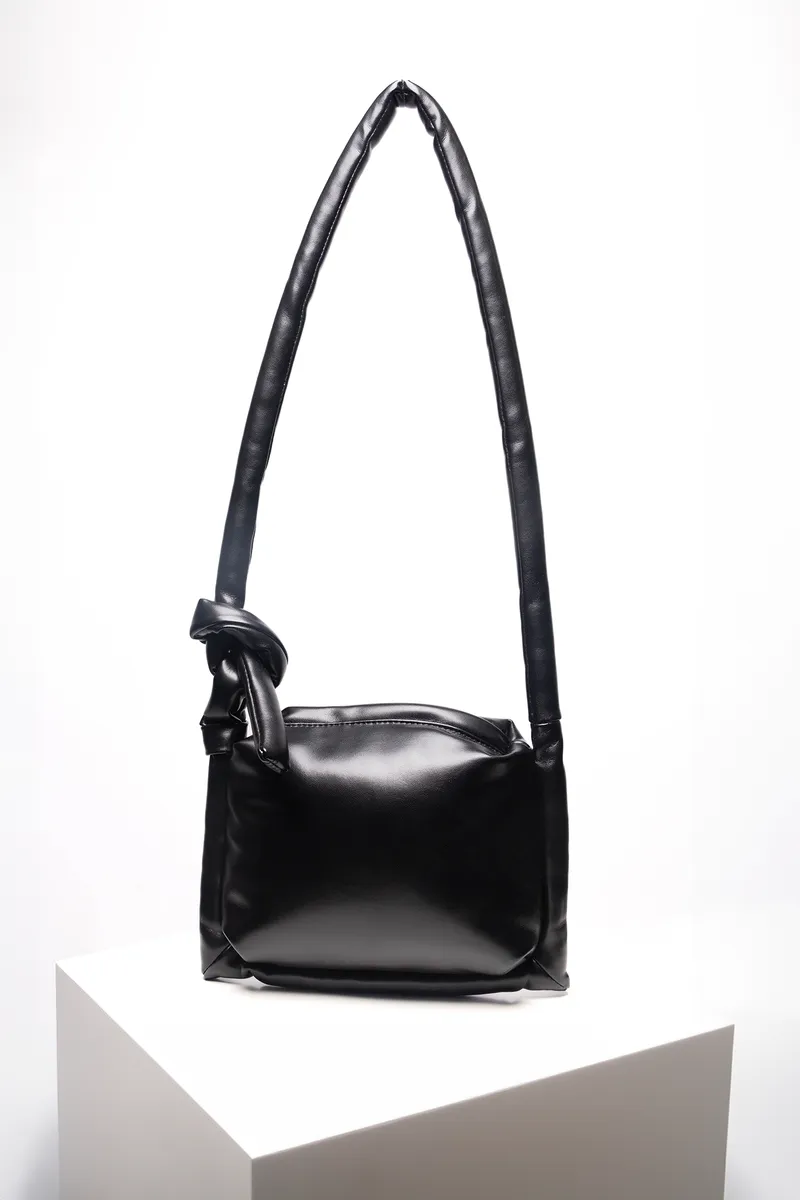 Trendy Puff Bag in Black